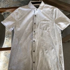 Express button down short-sleeve